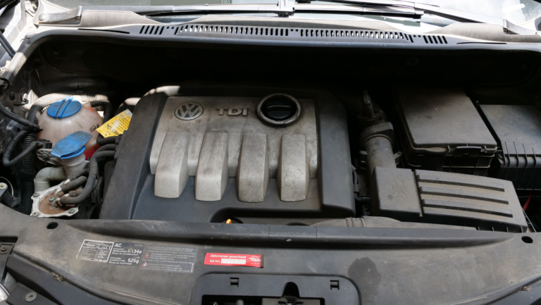 Motorraum reinigen