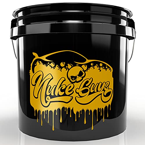 Nuke Guys Golden Bucket, Fallout - Used Look Edition - GritGuard Wascheimer 13 Liter - Autowascheimer für die schonende Autowäsche/Motorradwäsche - 1